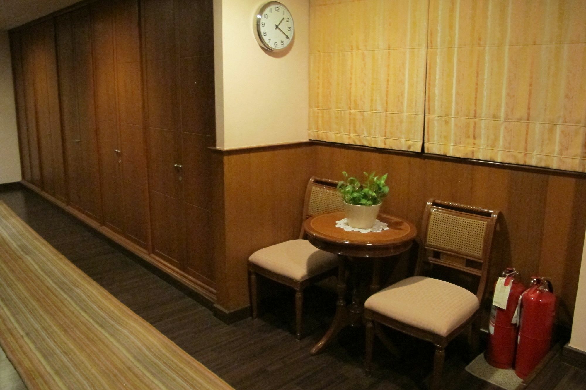 Travel Lodge Surawong (Adults Only) Bangkok Exterior photo
